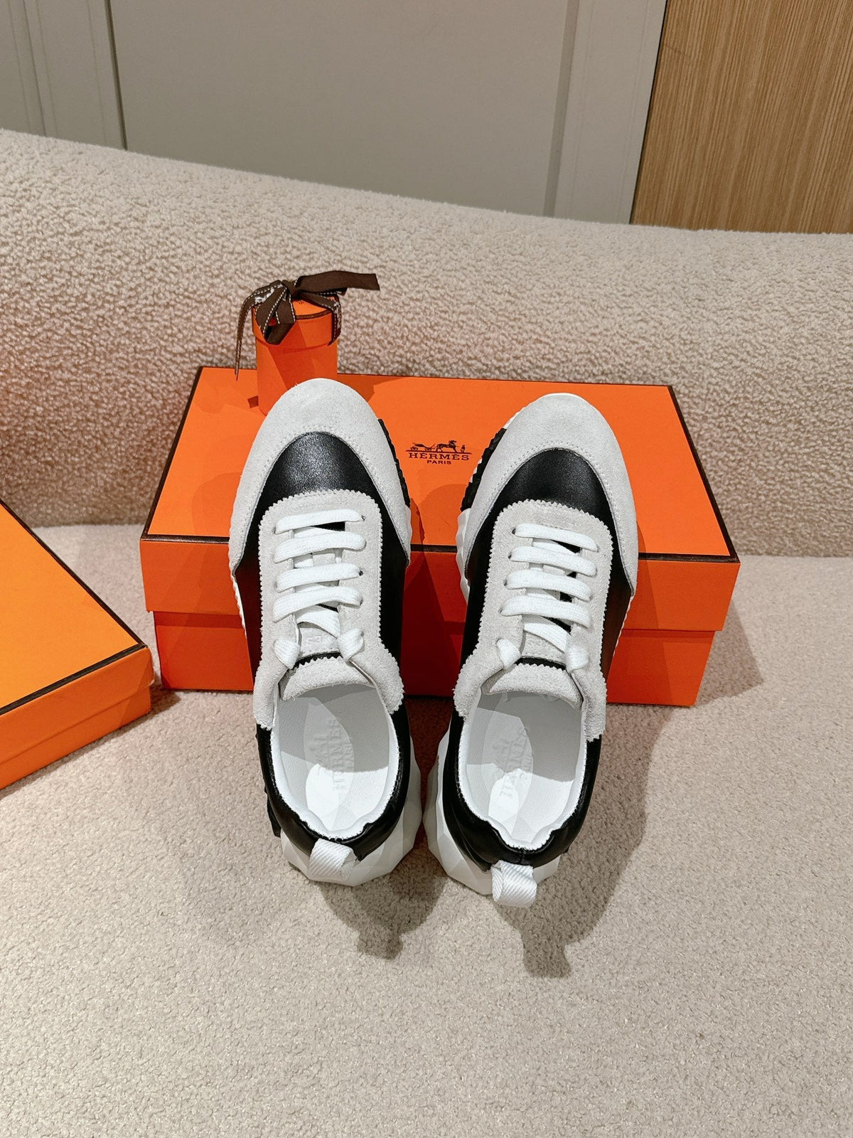 MAINLAND SNEAKER IN PALE GRAY SUEDE AND BLACK CALFSKIN