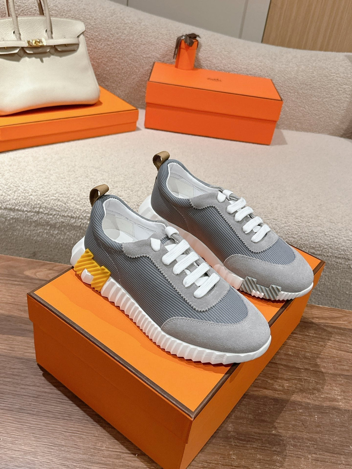 MAINLAND SNEAKER IN ASH GRAY SUEDE AND SHARK GRAY BREATHABLE MESH FABRIC 959350