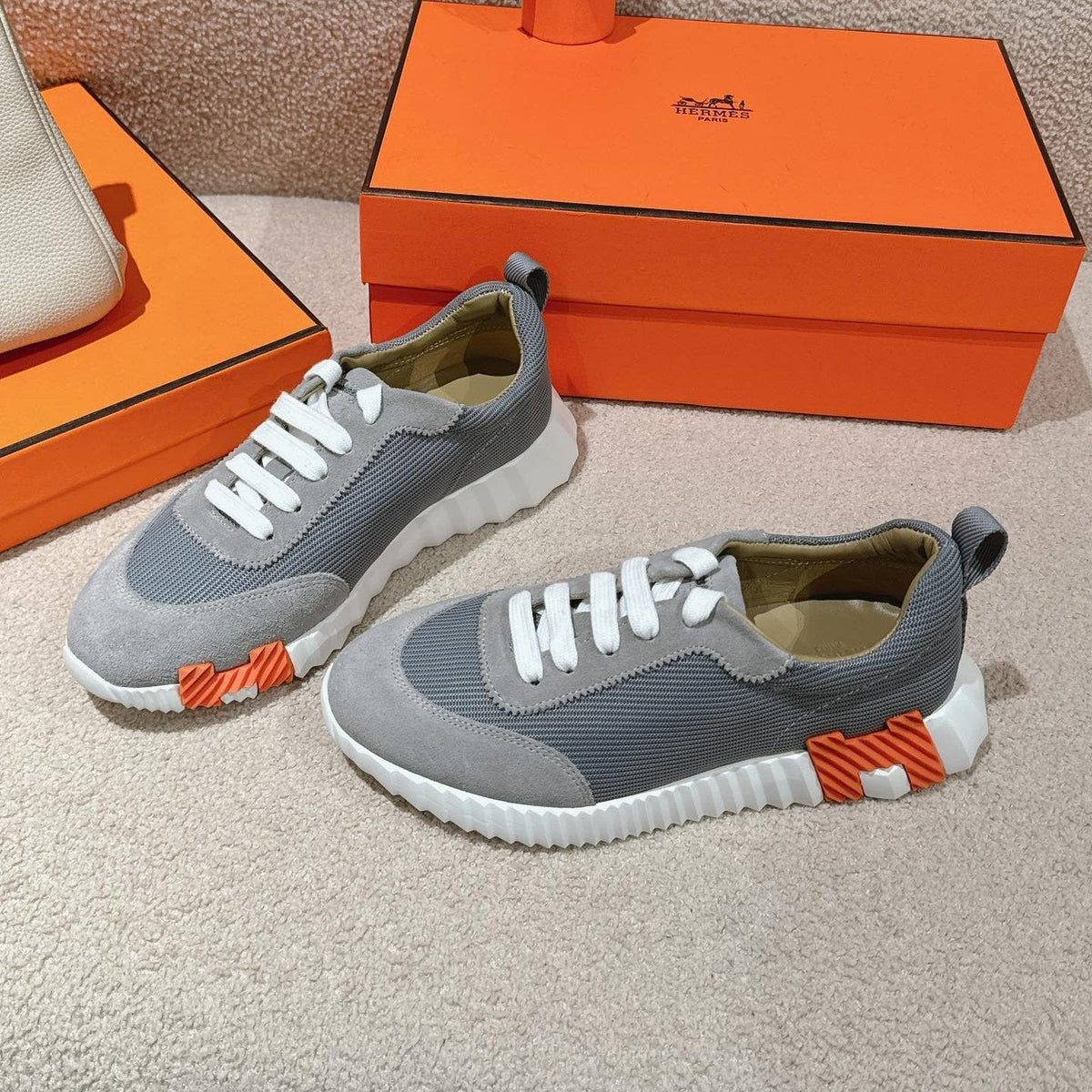 MAINLAND SNEAKER IN ASH GRAY SUEDE AND SHARK GRAY BREATHABLE MESH FABRIC