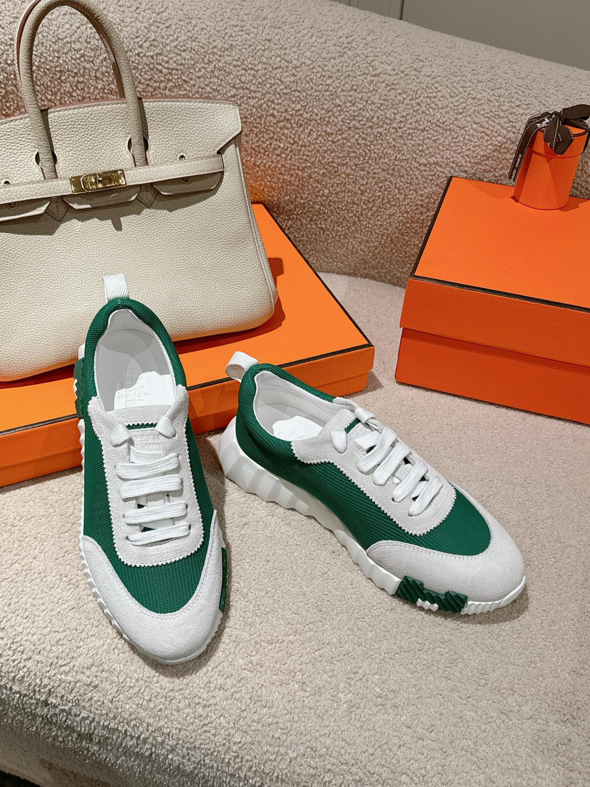 MAINLAND SNEAKER IN PALE GRAY SUEDE AND FOREST GREEN BREATHABLE MESH FABRIC