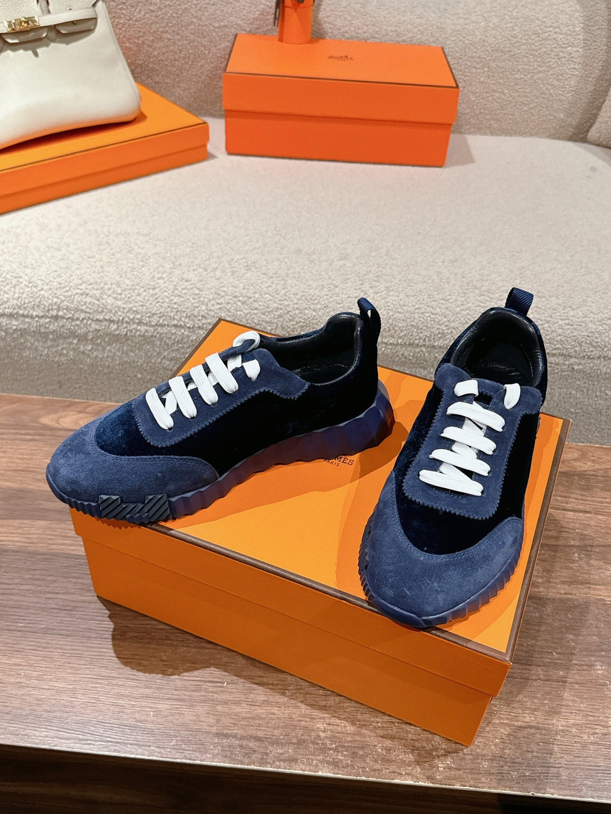 MAINLAND SNEAKER IN NAVY BLUE SUEDE AND BLACK VELVET