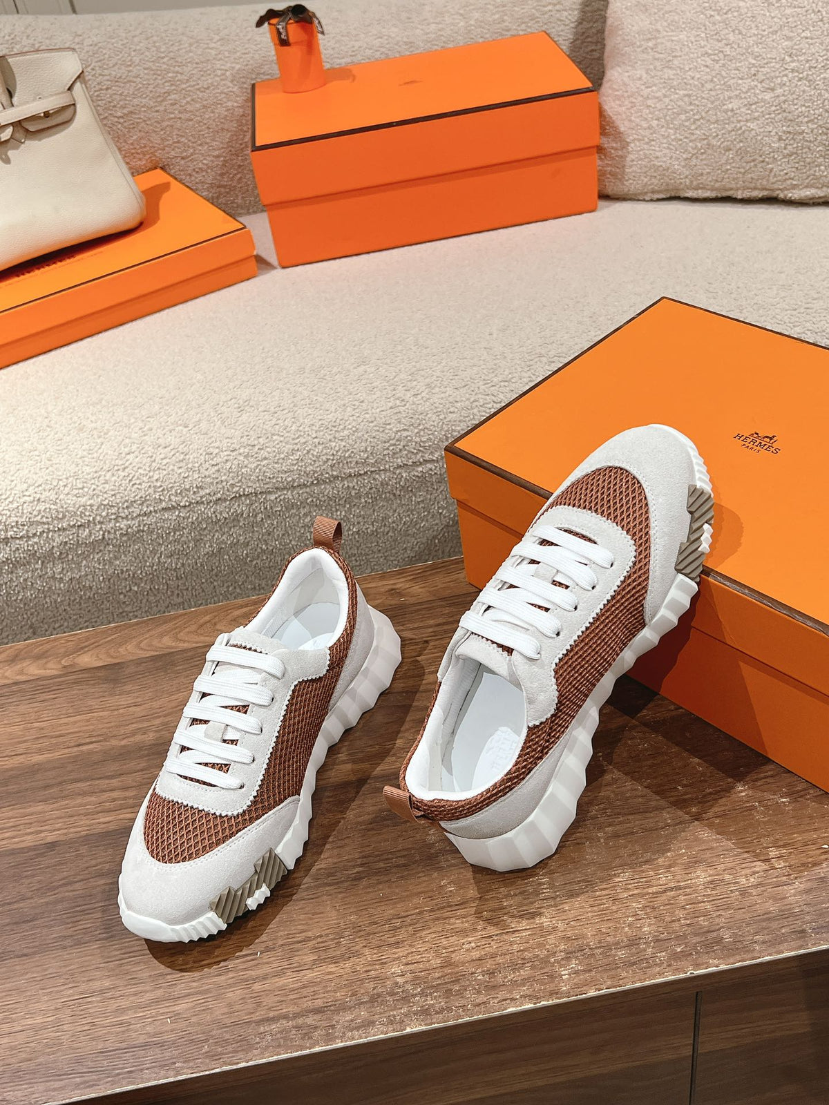 MAINLAND SNEAKER IN PALE GRAY SUEDE AND CARAMEL BROWN BREATHABLE MESH FABRIC