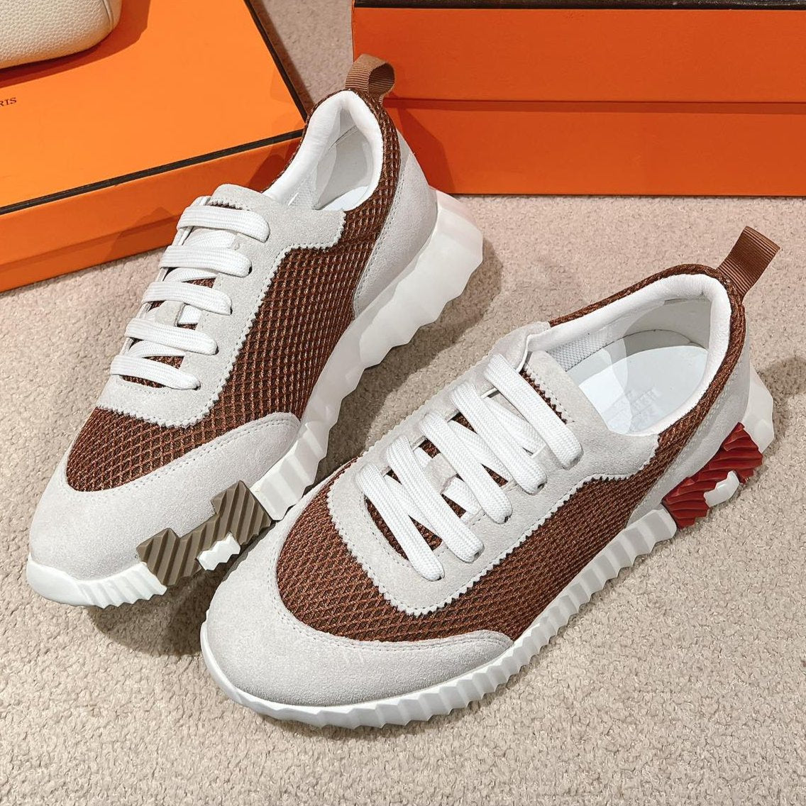 MAINLAND SNEAKER IN PALE GRAY SUEDE AND CARAMEL BROWN BREATHABLE MESH FABRIC