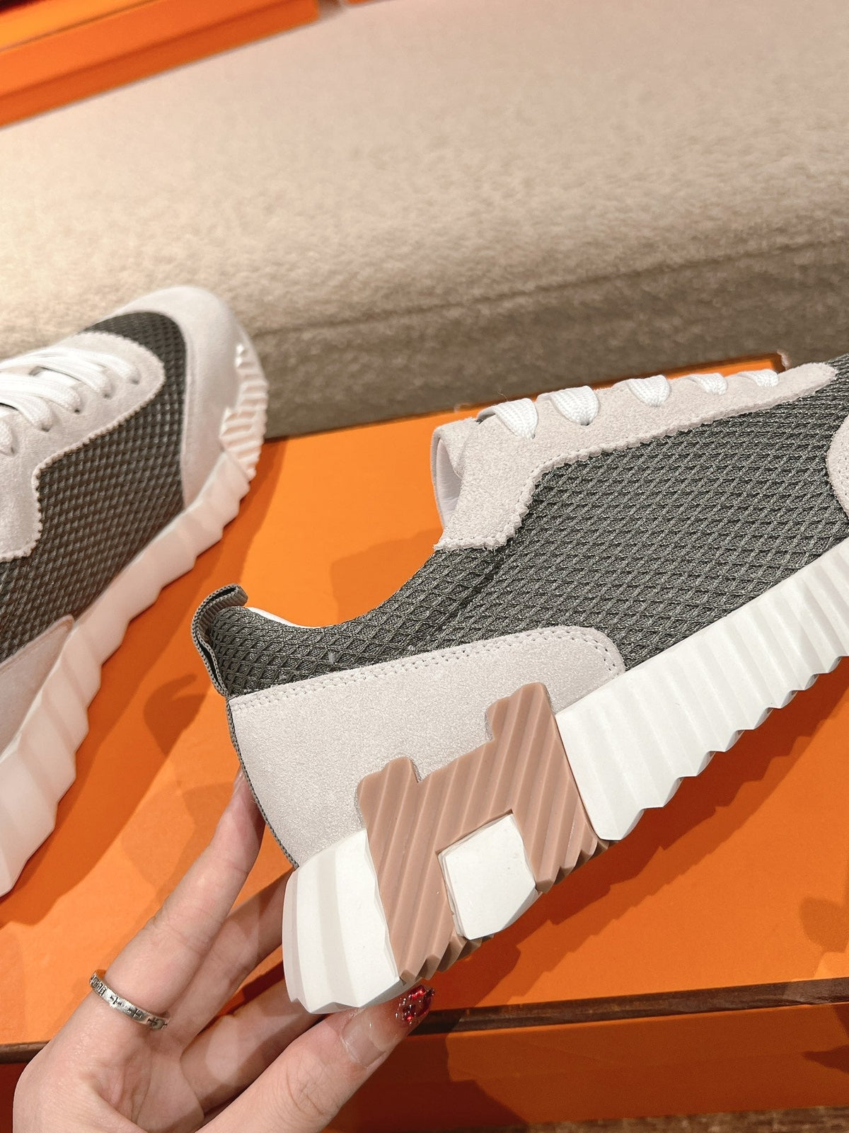 MAINLAND SNEAKER IN PALE GRAY SUEDE AND SMOKE GRAY BREATHABLE MESH FABRIC