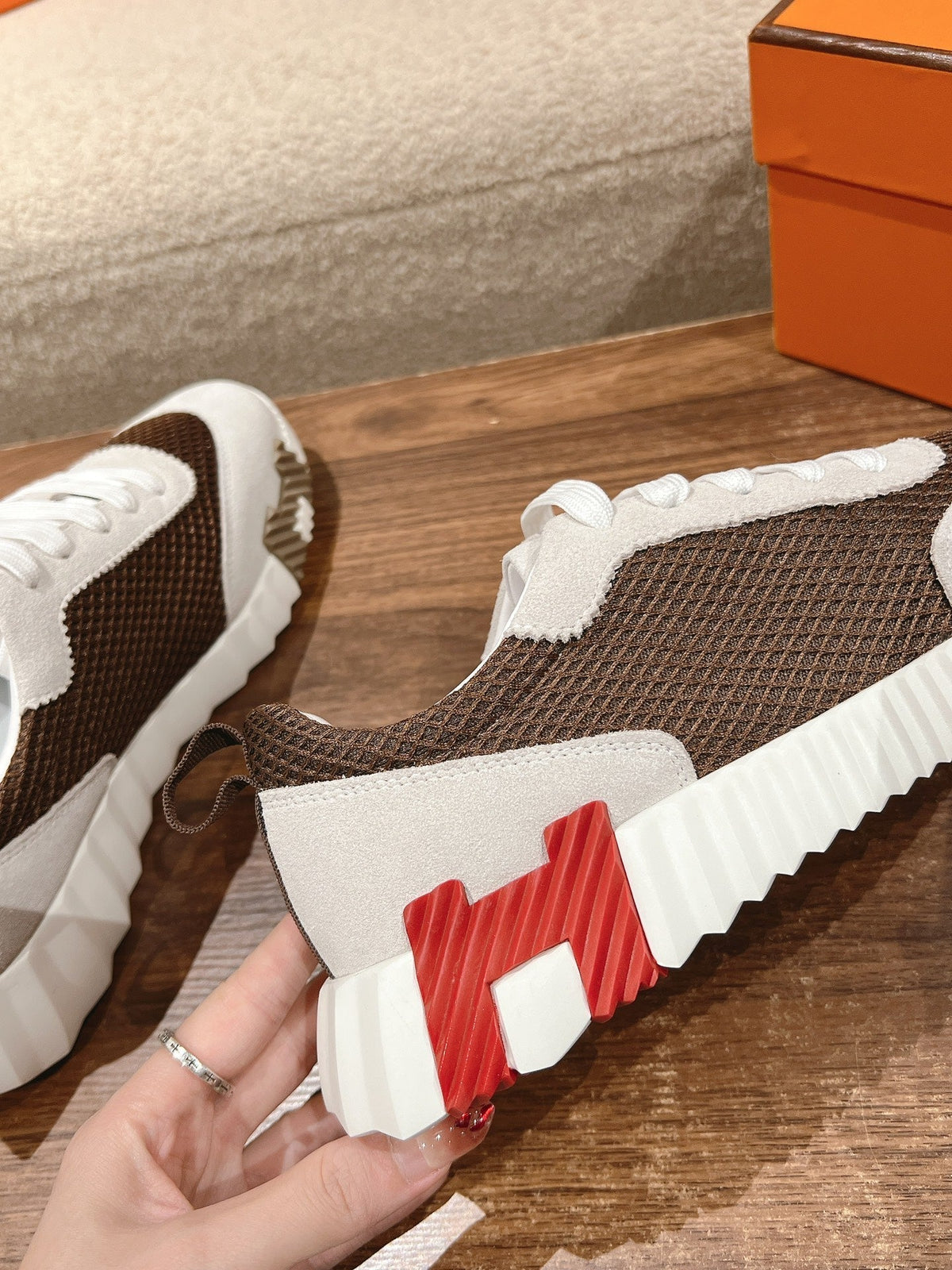MAINLAND SNEAKER IN PALE GRAY SUEDE AND MOCHA BROWN BREATHABLE MESH FABRIC