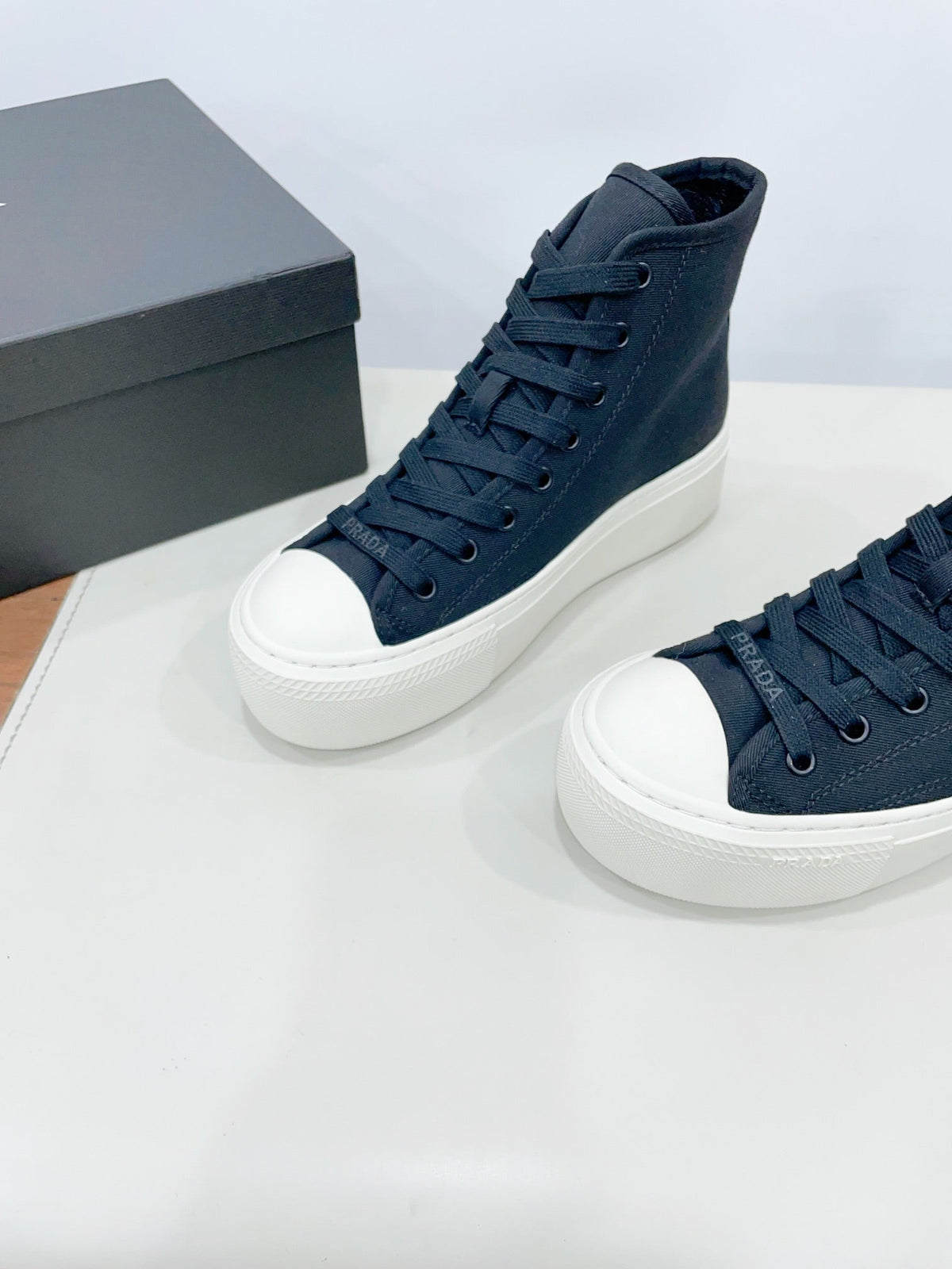 HIGH-TOP SEANKERS IN SPACE BLUE CANVAS