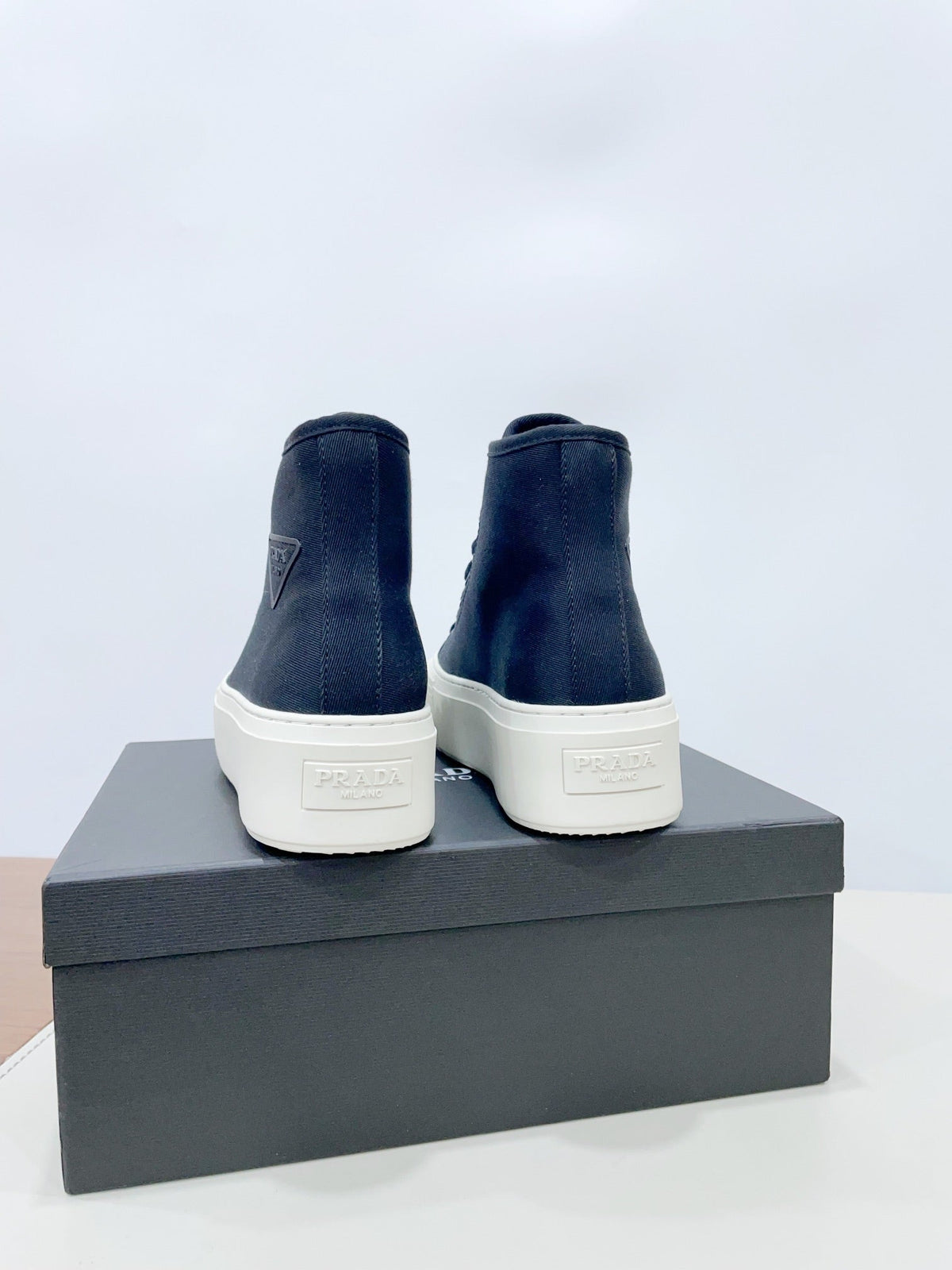 HIGH-TOP SEANKERS IN SPACE BLUE CANVAS
