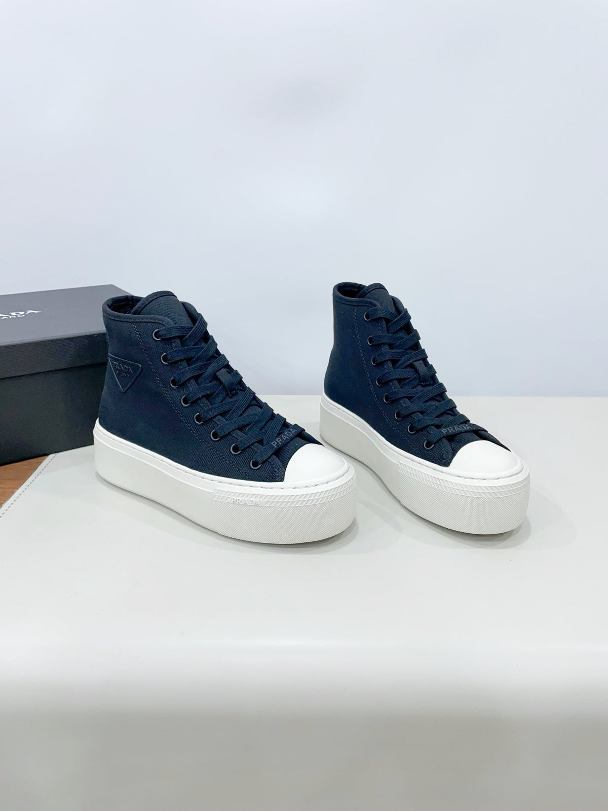 HIGH-TOP SEANKERS IN SPACE BLUE CANVAS