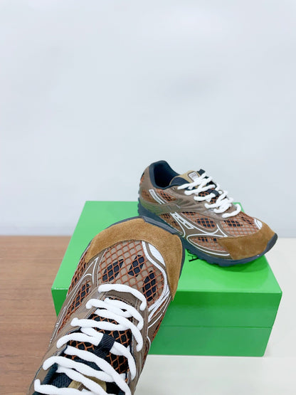 ORBIT SNEAKER IN CHOCOLATE BROWN SUEDE AND METALLIC MESH