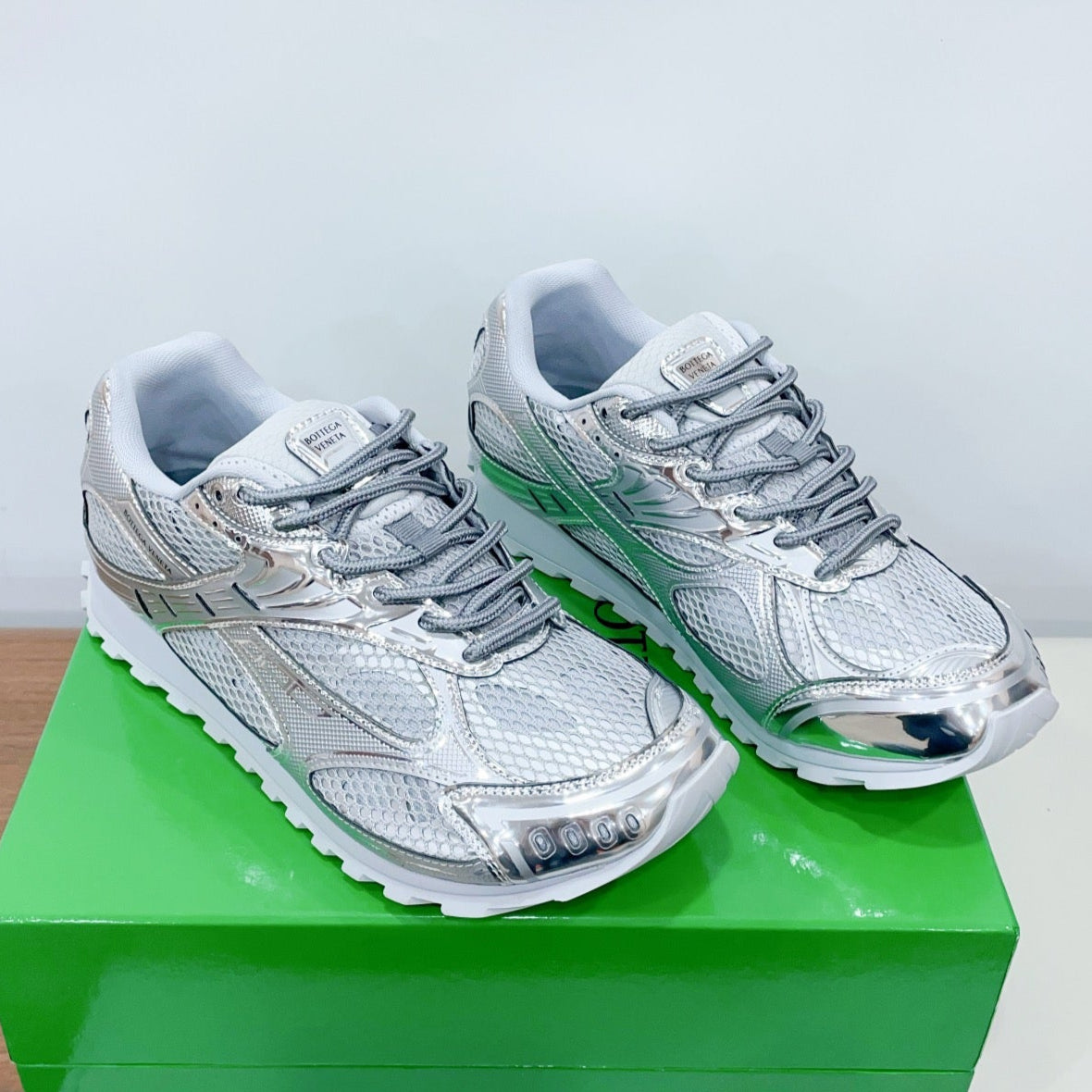 ORBIT SNEAKER IN SILVER TECHNICAL FABRIC AND METALLIC MESH