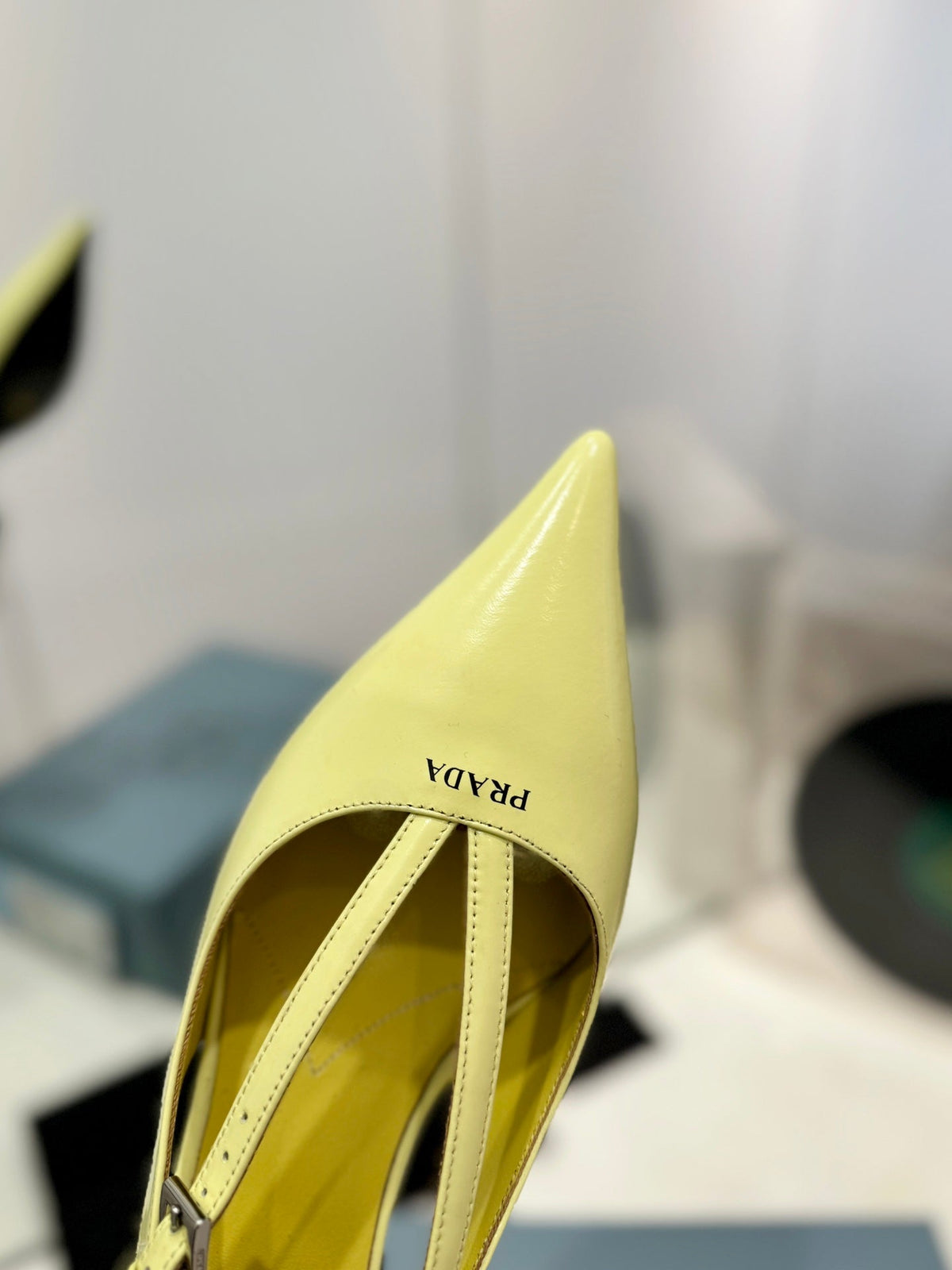 PRA STRAP CUT-OUT PUMPS PASTEL YELLOW CALFSKIN