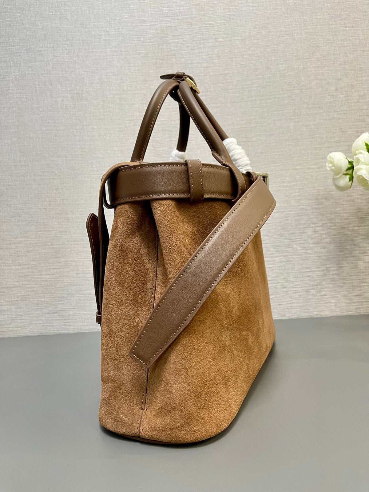 MEDIUM TOTE BAG WITH BELT 35 IN RUSSET BROWN SUEDE