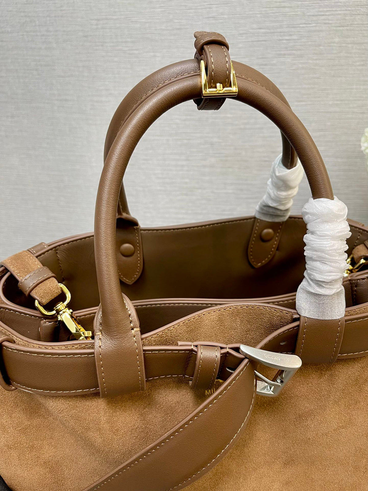 MEDIUM TOTE BAG WITH BELT 35 IN RUSSET BROWN SUEDE
