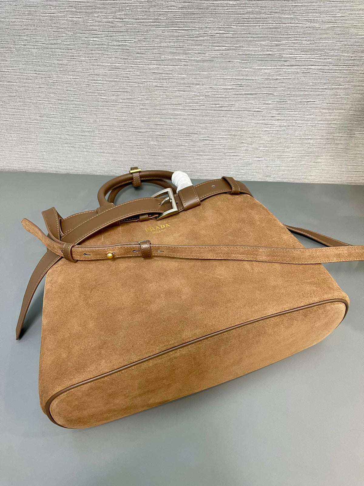 MEDIUM TOTE BAG WITH BELT 35 IN RUSSET BROWN SUEDE