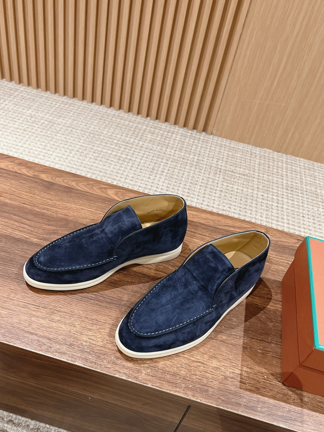 LP OPEN WALK LOAFERS NAVY SUEDE