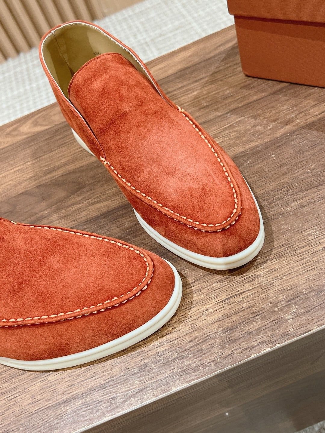 LP OPEN WALK LOAFERS FIRE SUEDE