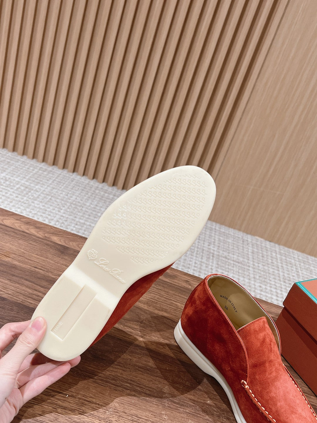 LP OPEN WALK LOAFERS FIRE SUEDE