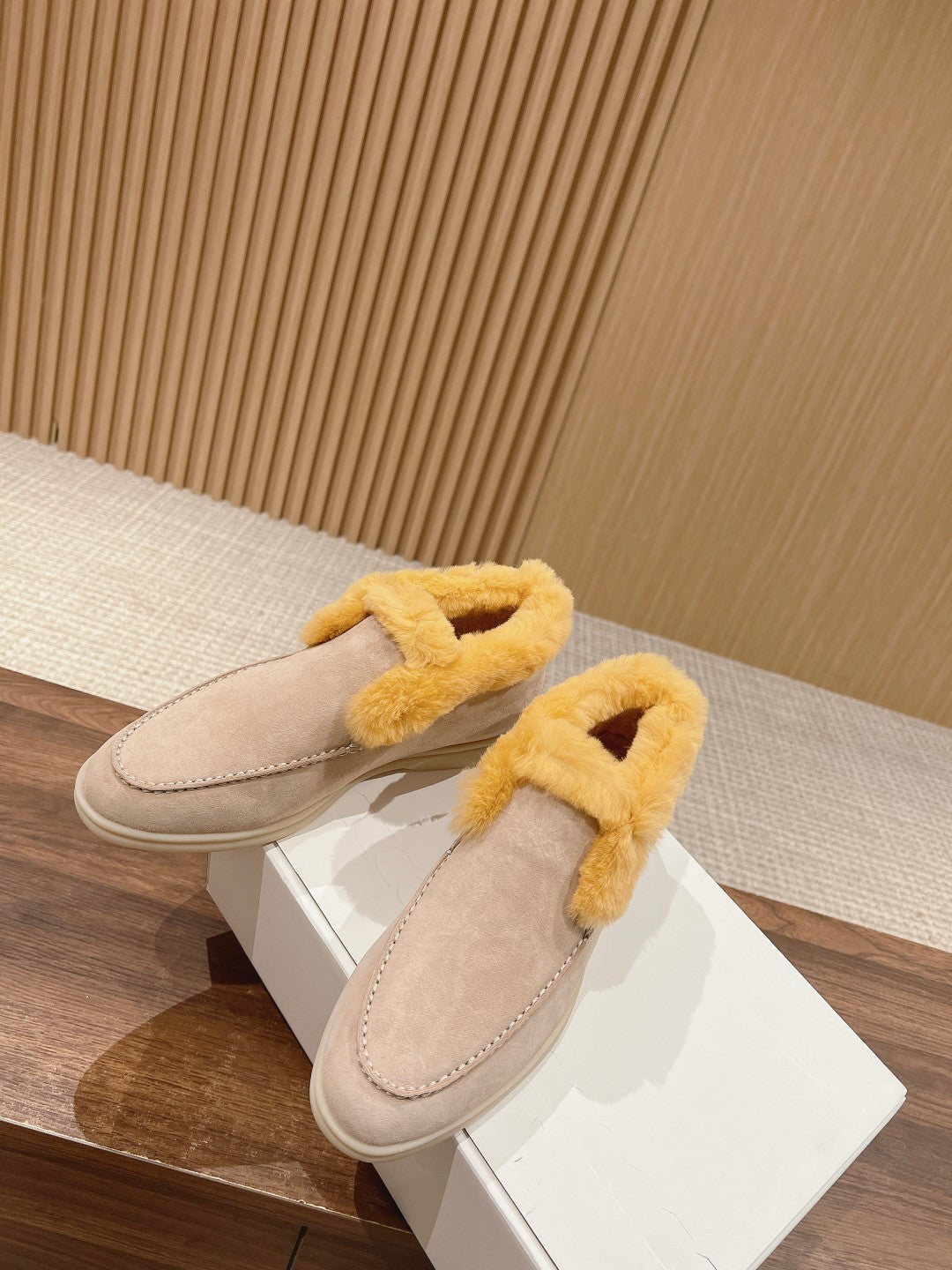 LP CLASSIC SUMMER CHARMS WALK LOAFERS KHAKI CALFSKIN