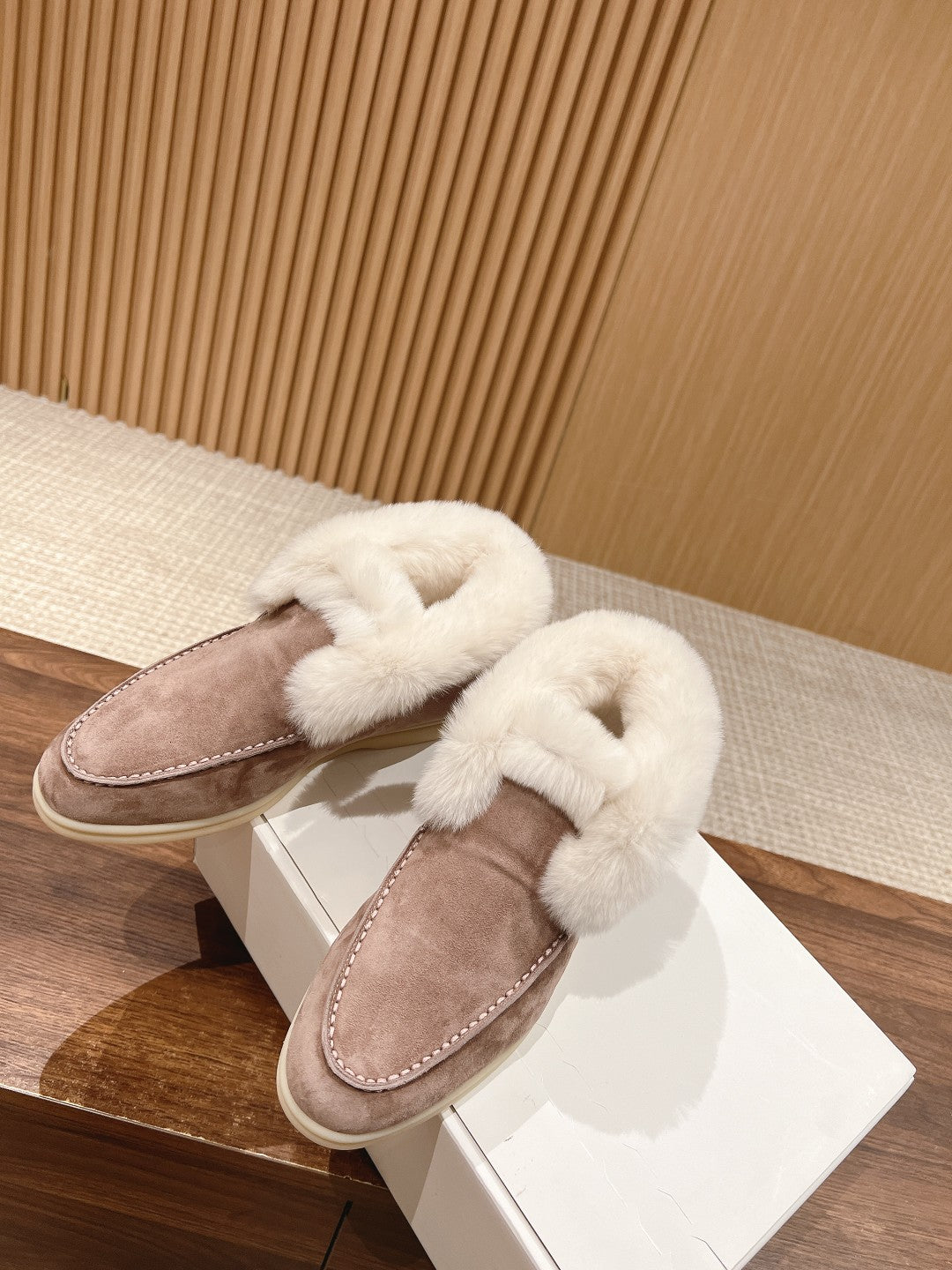 LP CLASSIC SUMMER CHARMS WALK LOAFERS CAMEL CALFSKIN