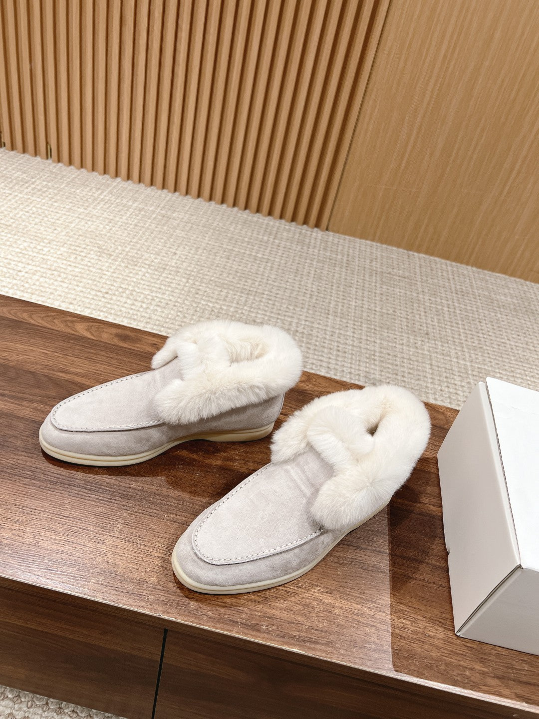 LP CLASSIC SUMMER CHARMS WALK LOAFERS LIGHT GRAY CALFSKIN