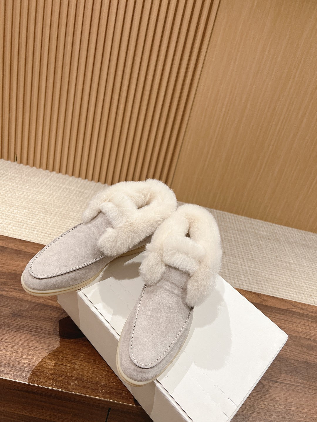 LP CLASSIC SUMMER CHARMS WALK LOAFERS LIGHT GRAY CALFSKIN