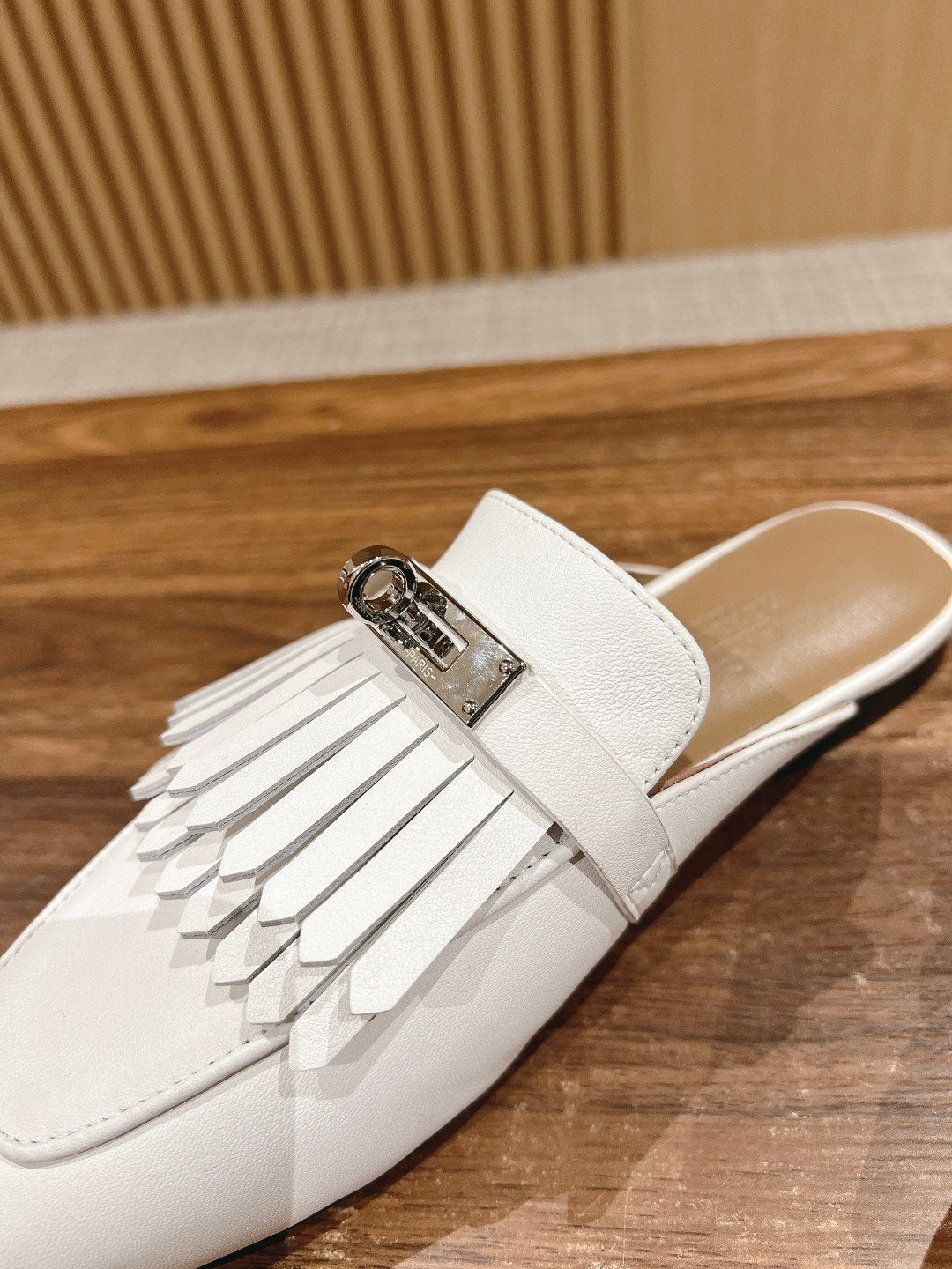 0Z Mule Fringed White