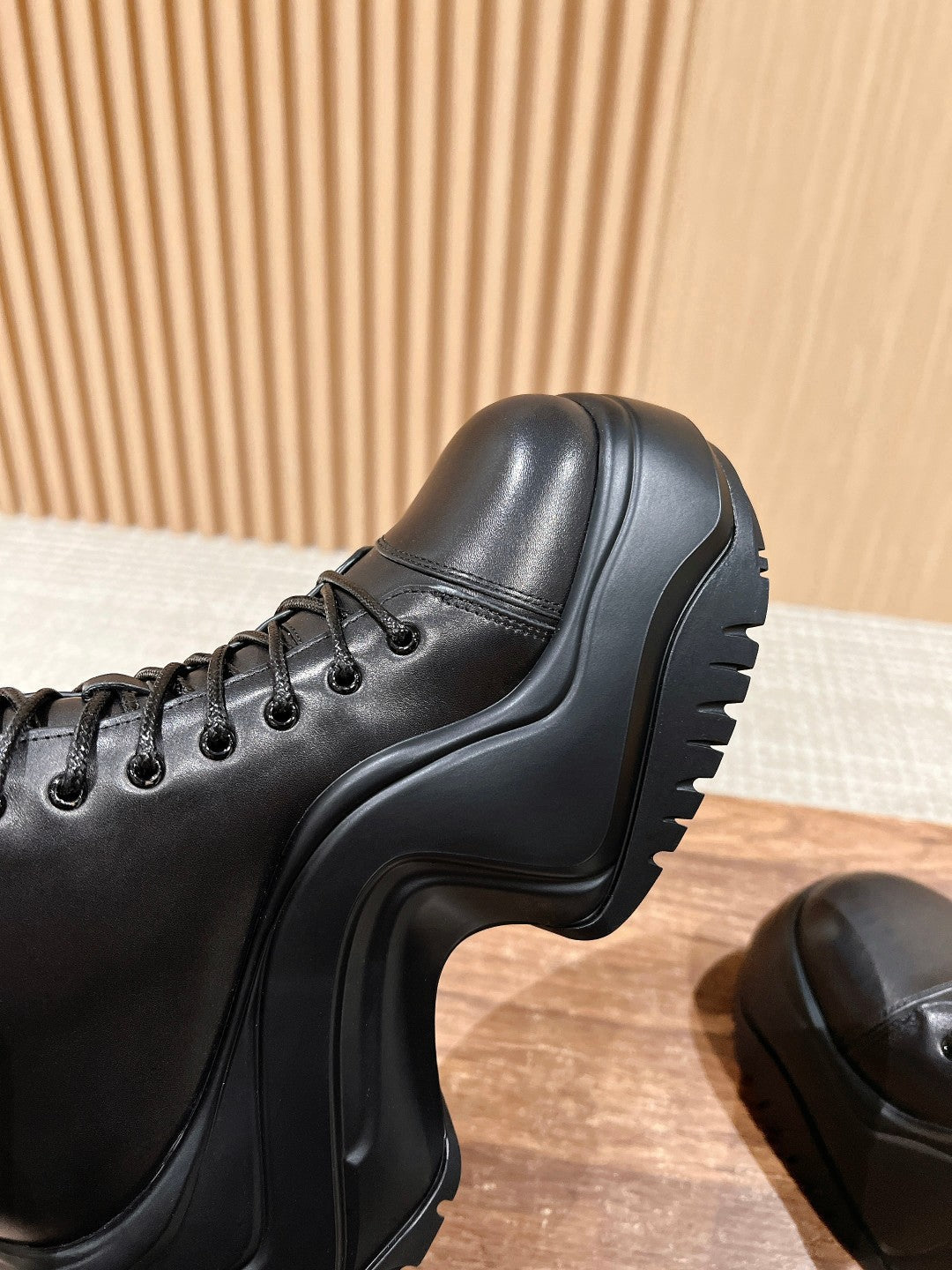 LV WOMEN CHELSEA BOOT IN BLACK MONOGRAM CALFSKIN