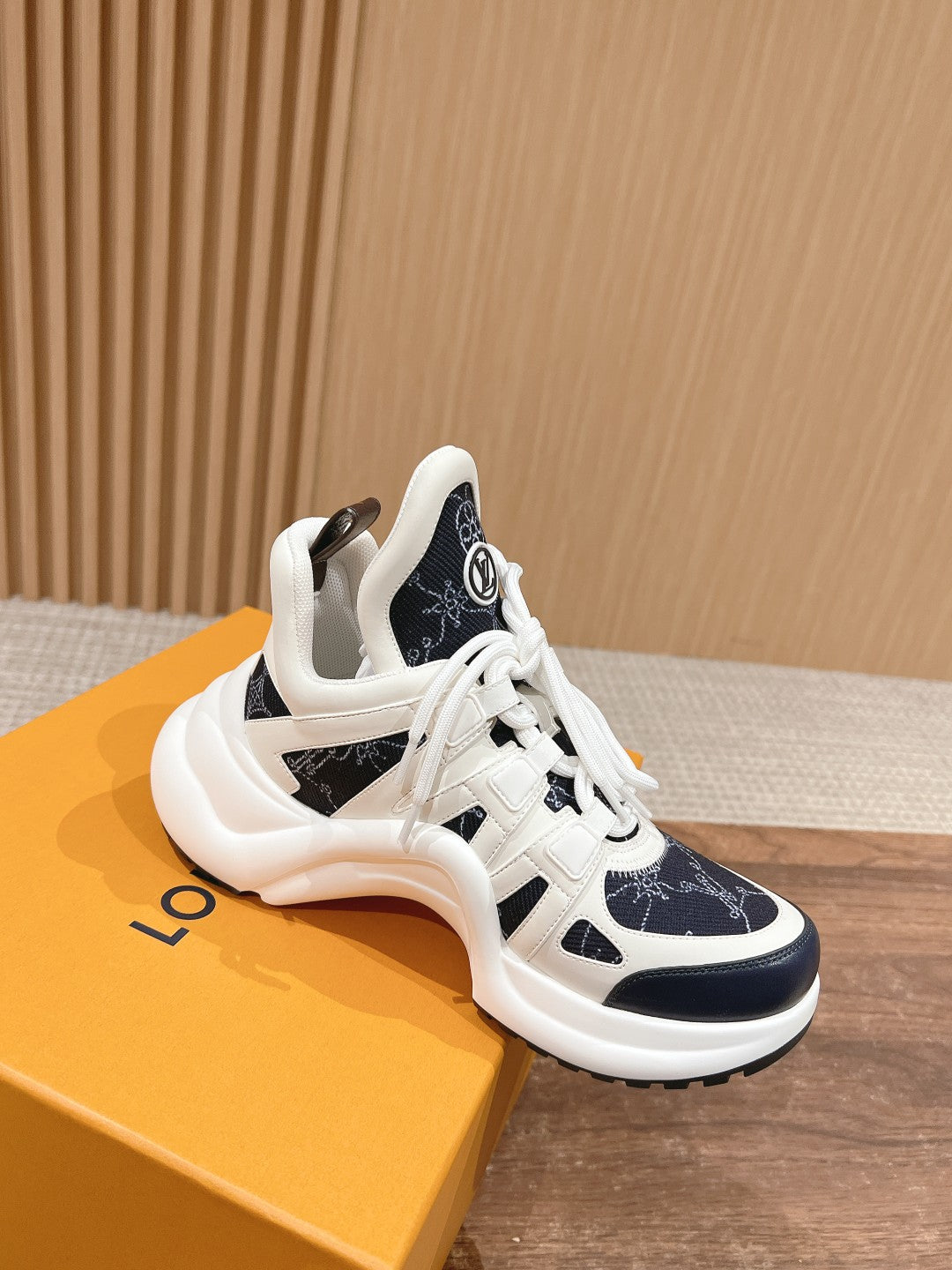 LV ARCHLIGHT SNEAKER IN WHITE MIX BLACK CALFSKIN AND MONOGRAM DENIM 101073
