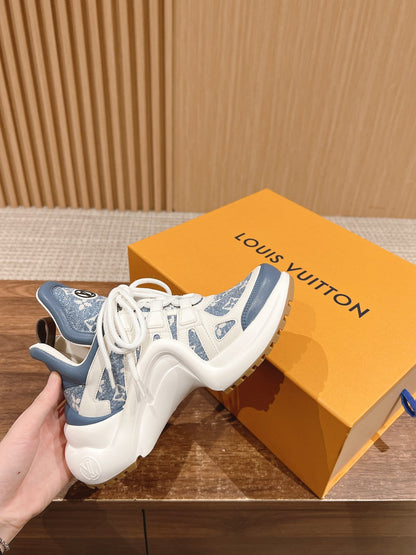 LV ARCHLIGHT SNEAKER IN WHITE MIX AEGEAN BLUE CALFSKIN AND MONOGRAM DENIM