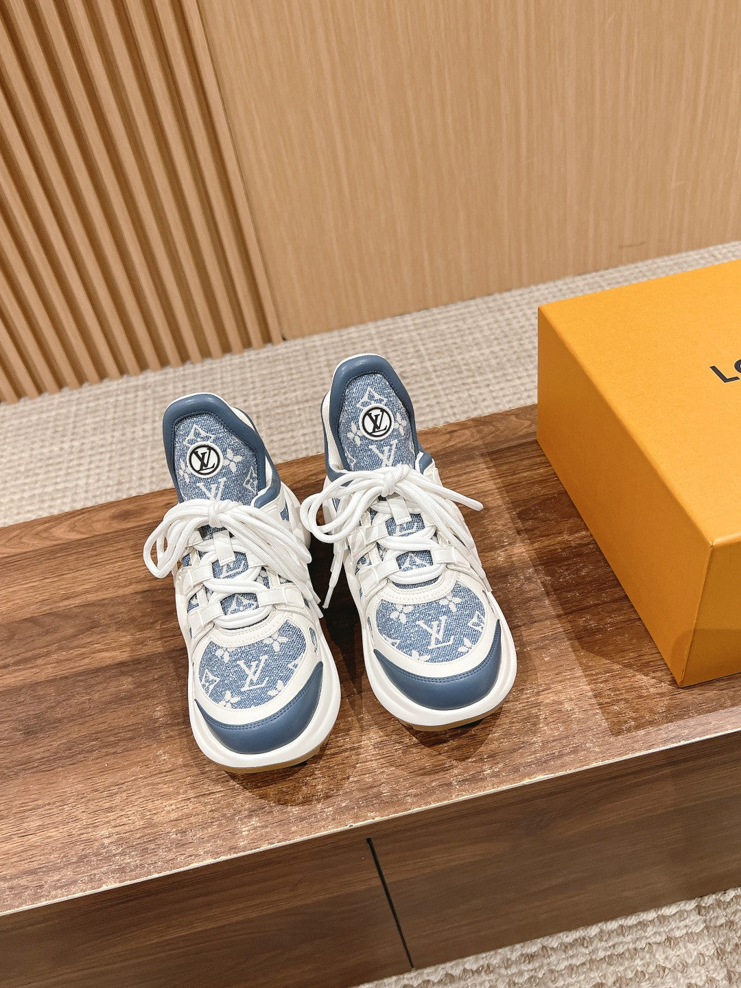 LV ARCHLIGHT SNEAKER IN WHITE MIX AEGEAN BLUE CALFSKIN AND MONOGRAM DENIM