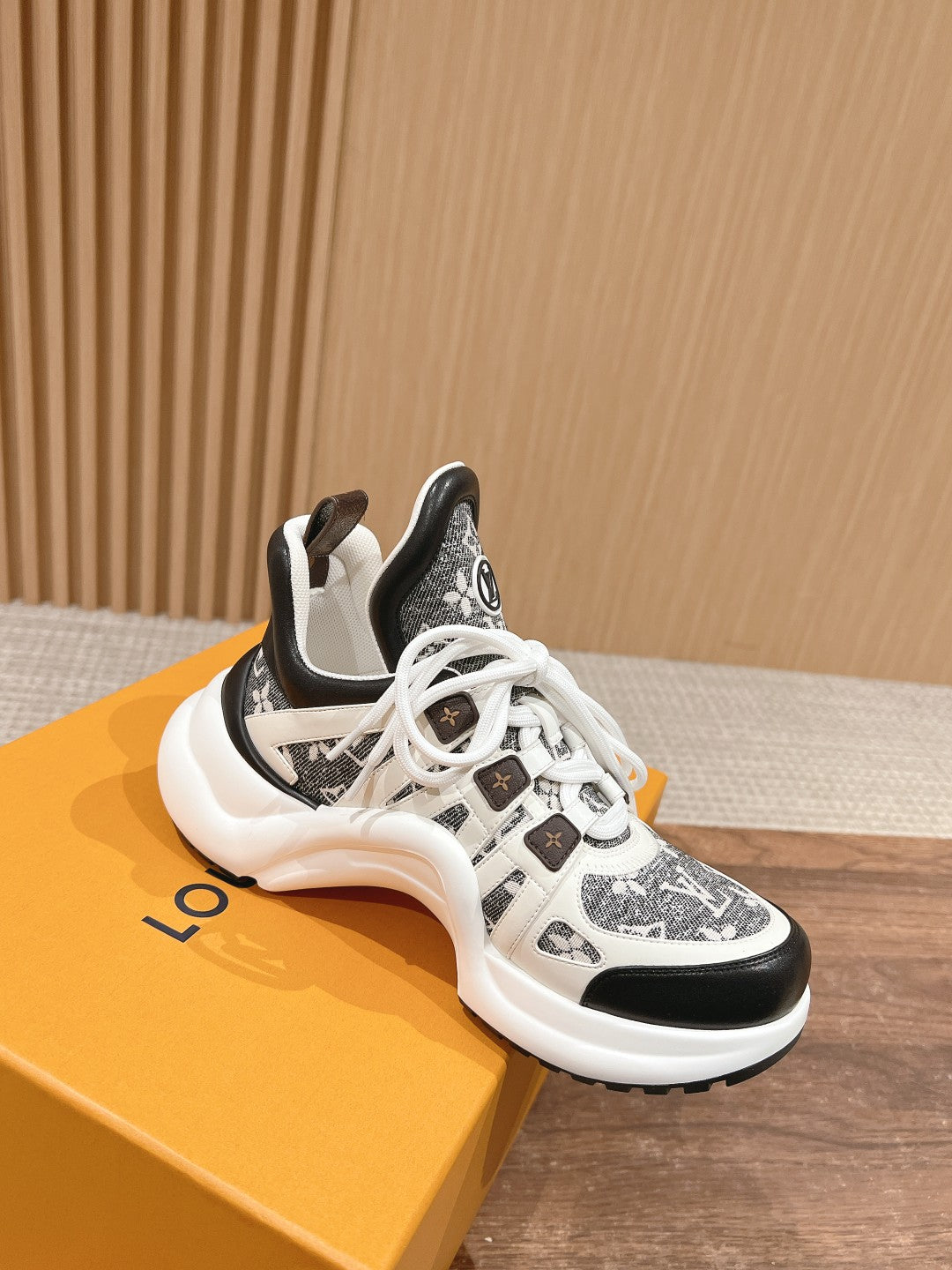 LV ARCHLIGHT SNEAKER IN WHITE MIX BLACK CALFSKIN AND MONOGRAM DENIM