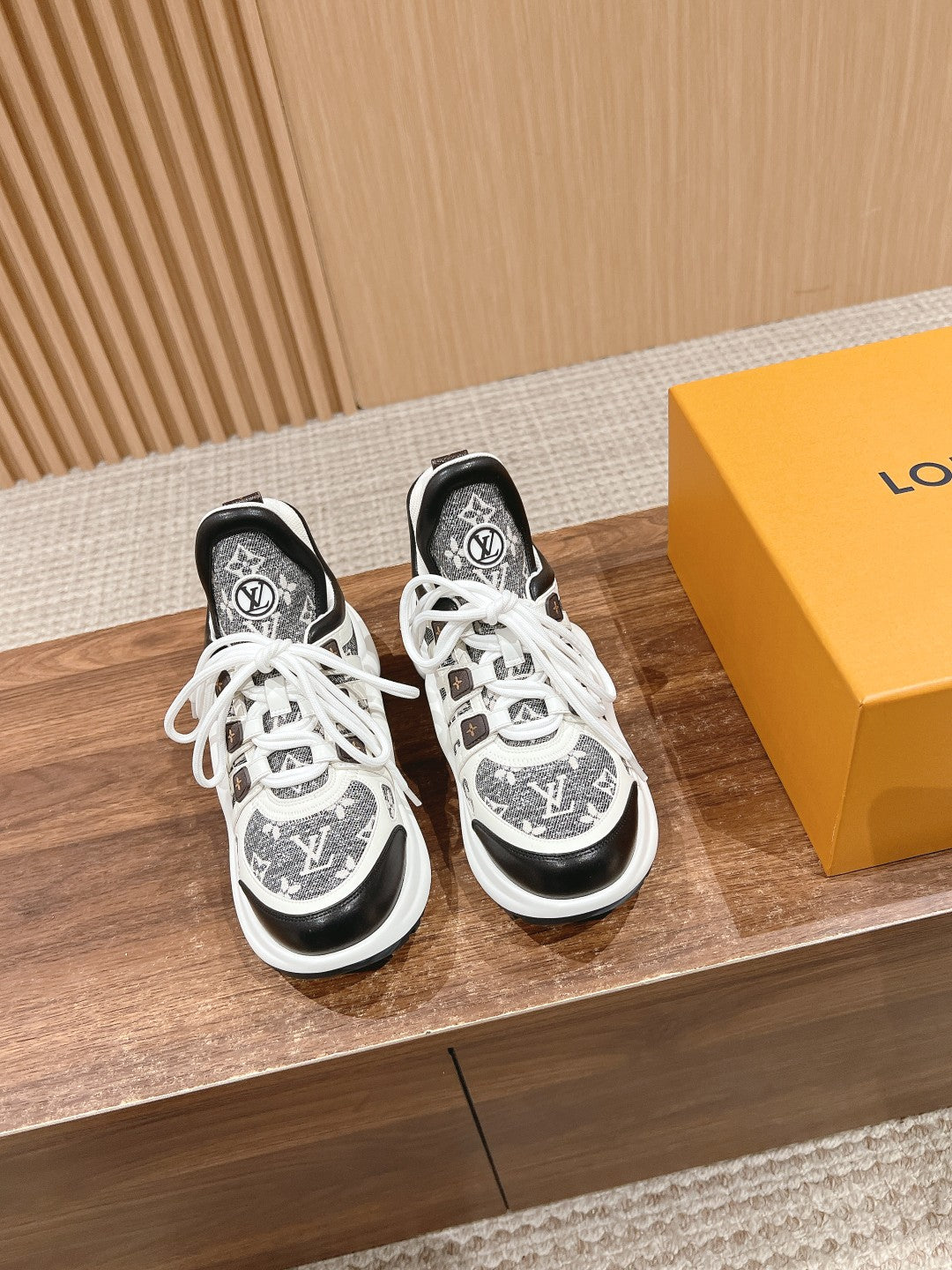 LV ARCHLIGHT SNEAKER IN WHITE MIX BLACK CALFSKIN AND MONOGRAM DENIM