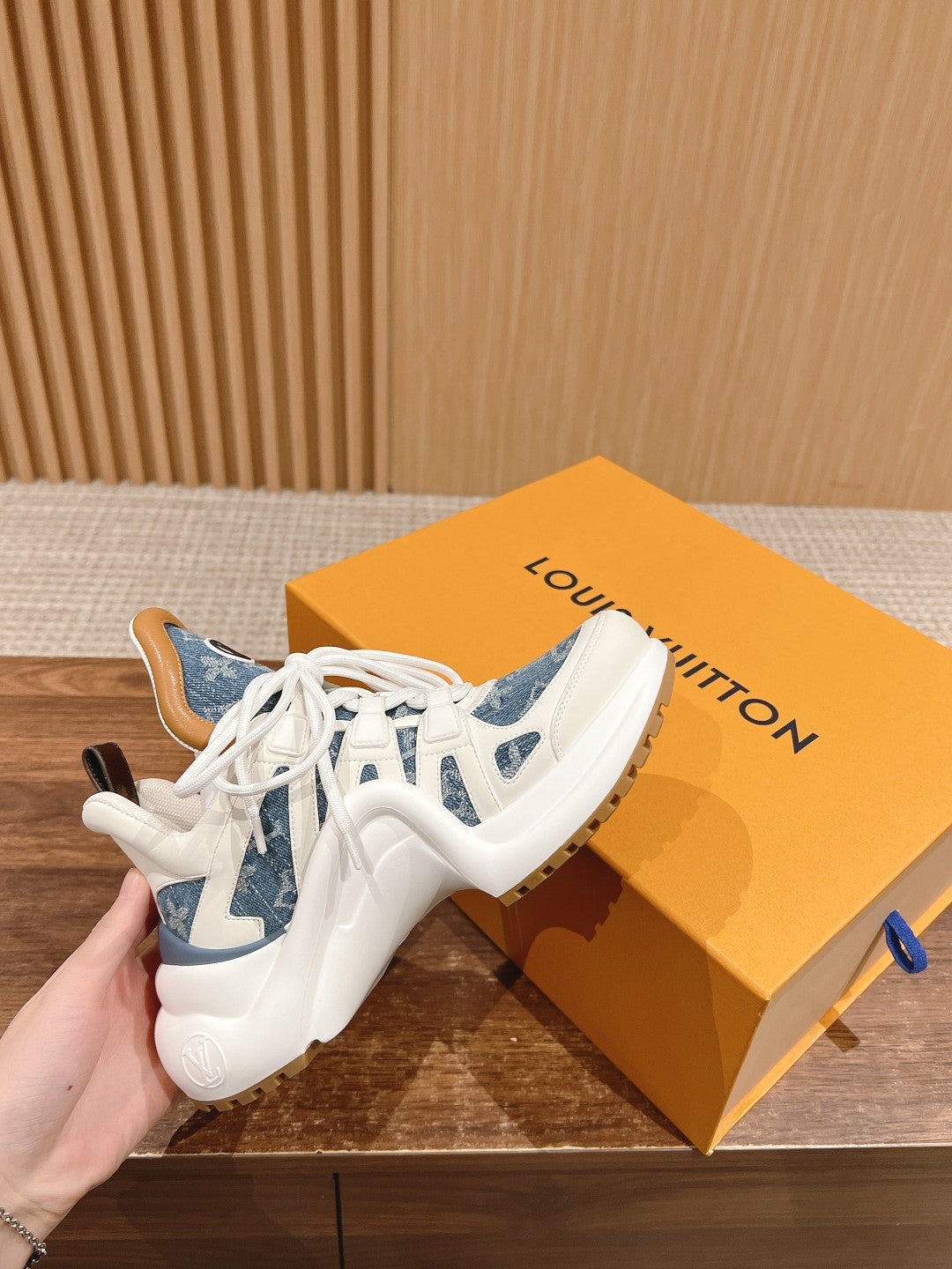 LV ARCHLIGHT SNEAKER IN WHITE CALFSKIN AND LIGHT BLUE MONOGRAM DENIM