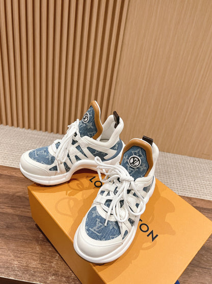 LV ARCHLIGHT SNEAKER IN WHITE CALFSKIN AND LIGHT BLUE MONOGRAM DENIM