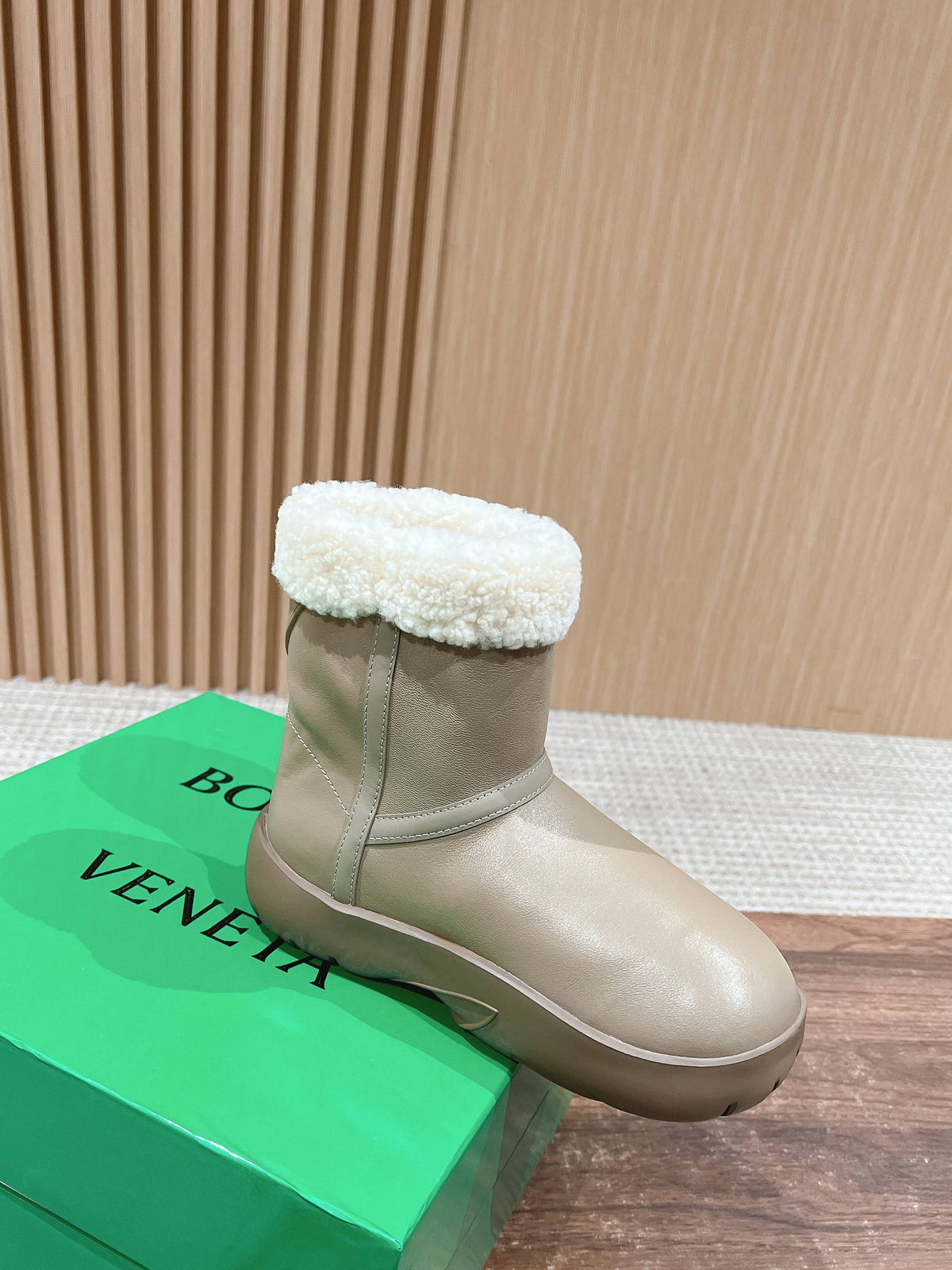 SNAP ANKLE BOOT IN KHAKI BROWN LAMBSKIN AND SHEARLING LINING