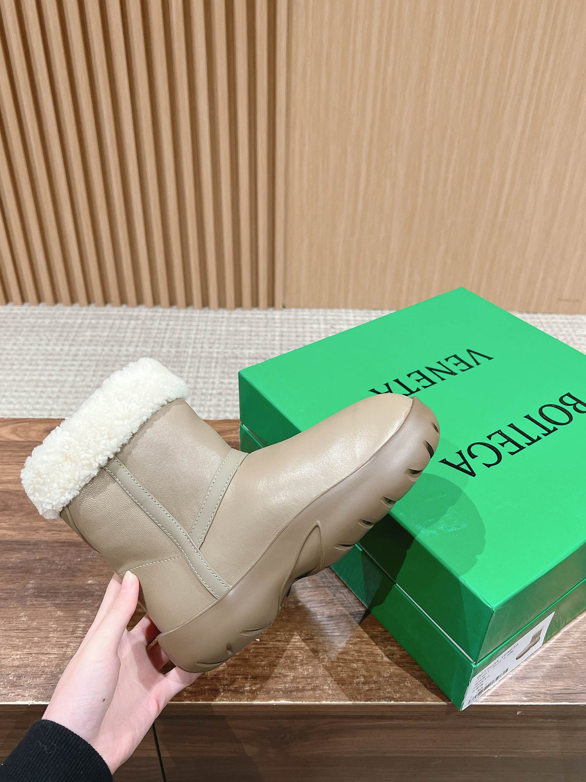SNAP ANKLE BOOT IN KHAKI BROWN LAMBSKIN AND SHEARLING LINING