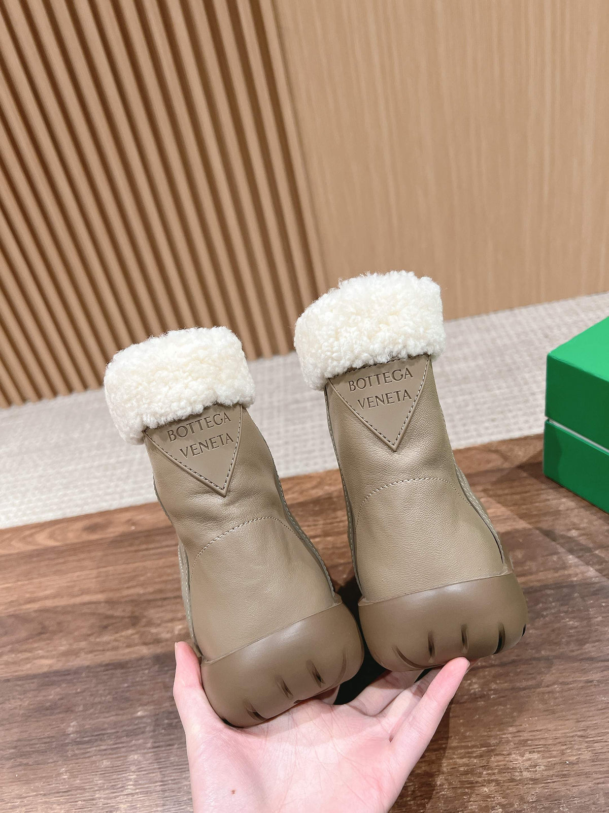 SNAP ANKLE BOOT IN KHAKI BROWN LAMBSKIN AND SHEARLING LINING