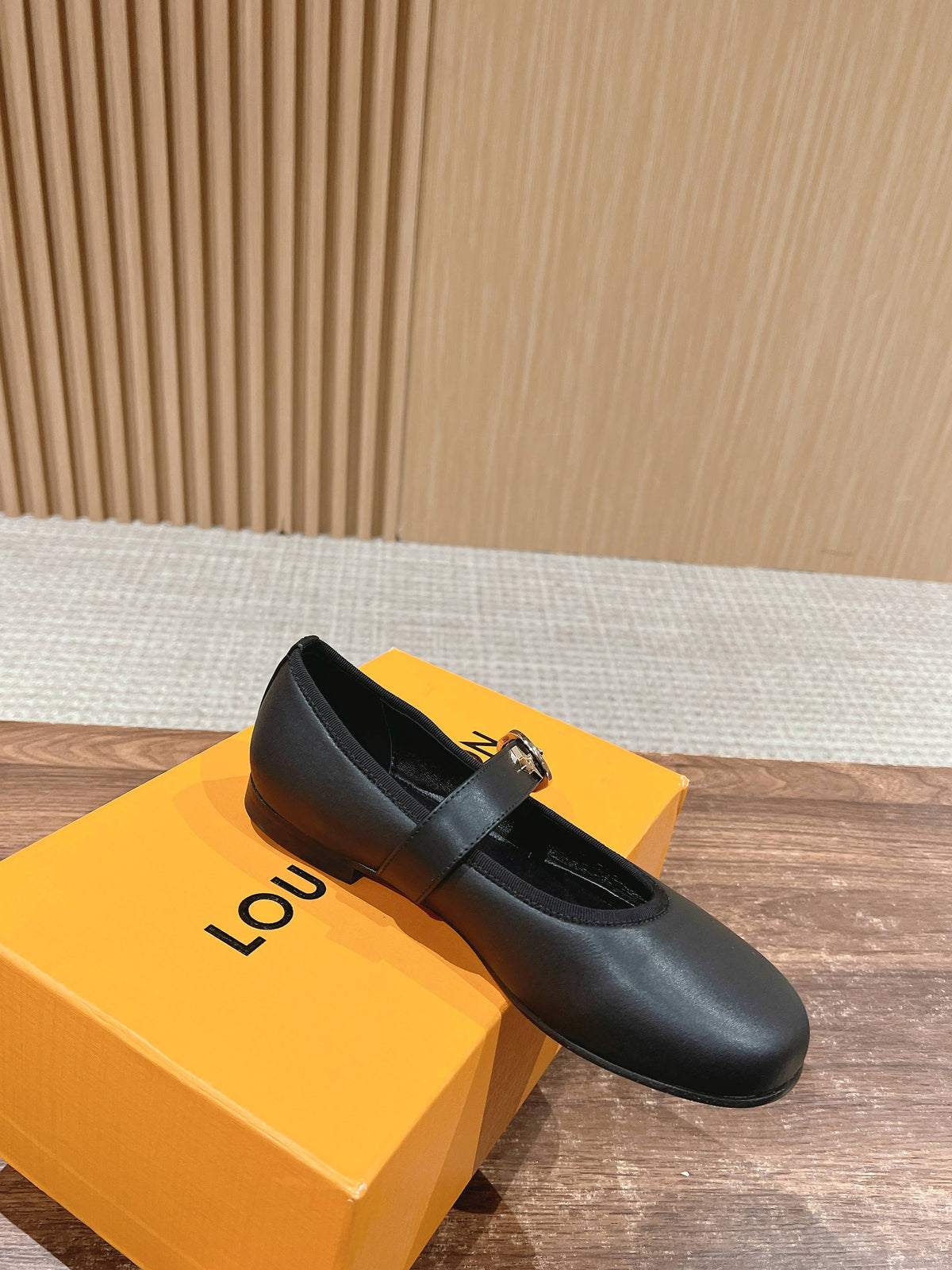 MARY JANE FLAT IN BLACK CALFSKIN 168943