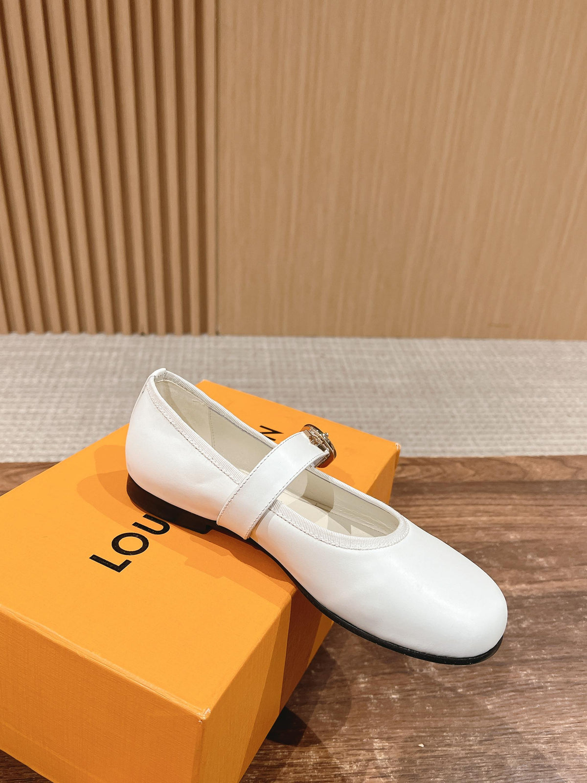 MARY JANE FLAT IN WHITE CALFSKIN