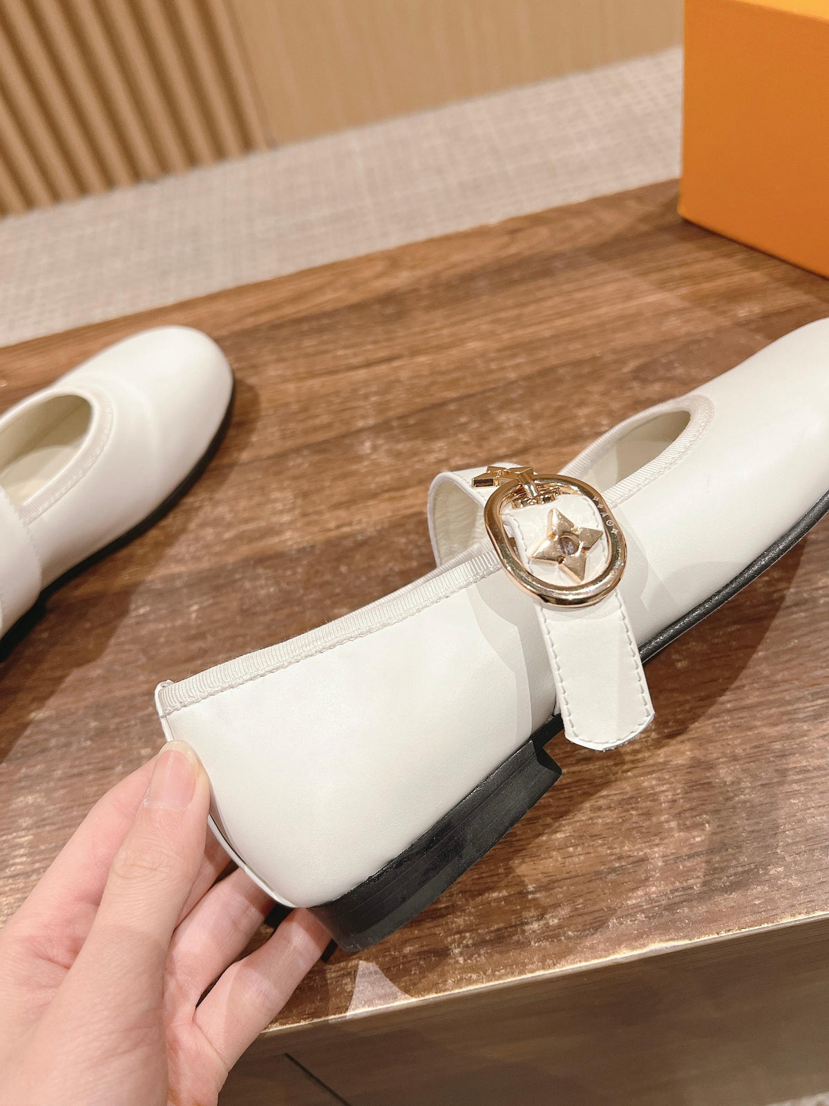 MARY JANE FLAT IN WHITE CALFSKIN