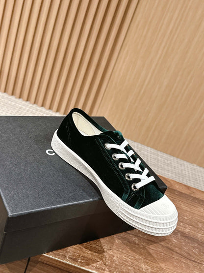 CONVERSE SNEAKER IN DARK GREEN VELVET