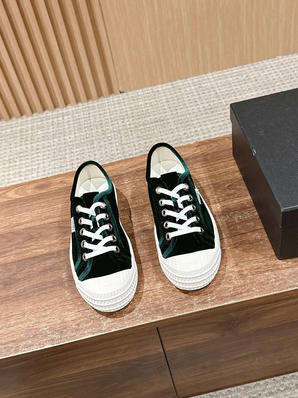 CONVERSE SNEAKER IN DARK GREEN VELVET