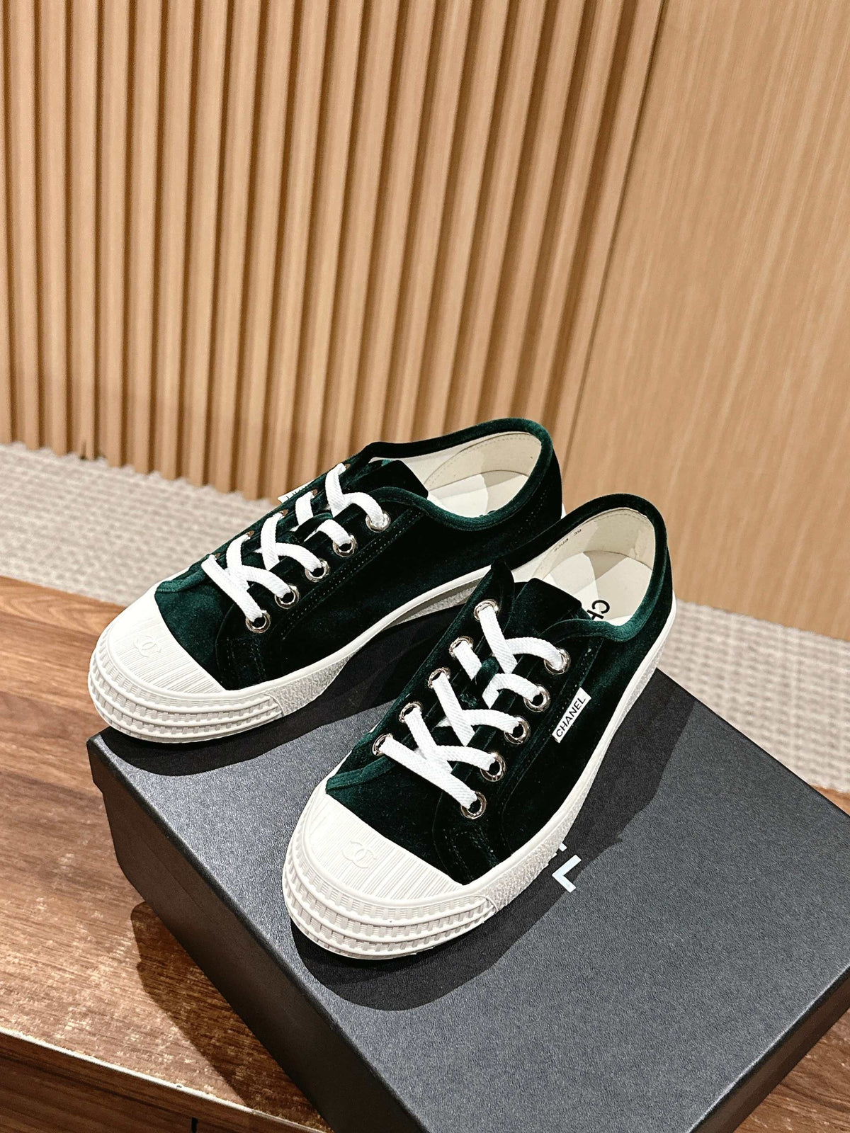 CONVERSE SNEAKER IN DARK GREEN VELVET