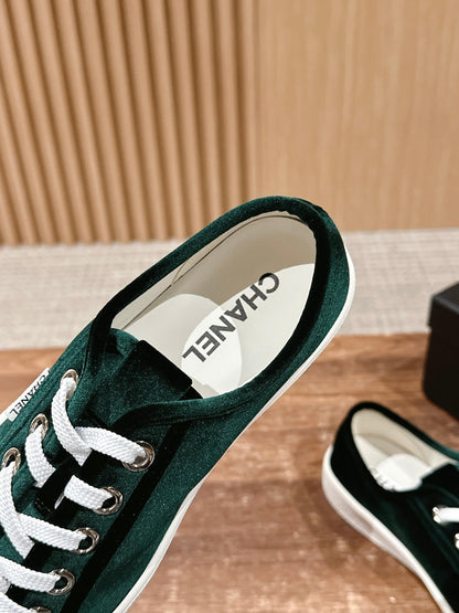 CONVERSE SNEAKER IN DARK GREEN VELVET