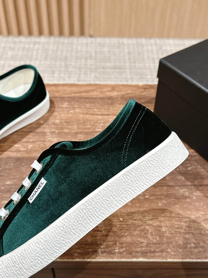 CONVERSE SNEAKER IN DARK GREEN VELVET