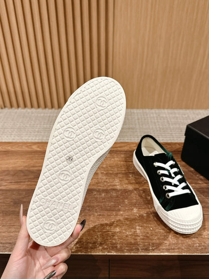 CONVERSE SNEAKER IN DARK GREEN VELVET