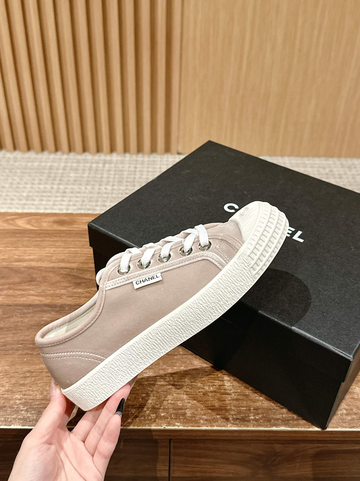 CONVERSE SNEAKER IN KHAKI BROWN VELVET