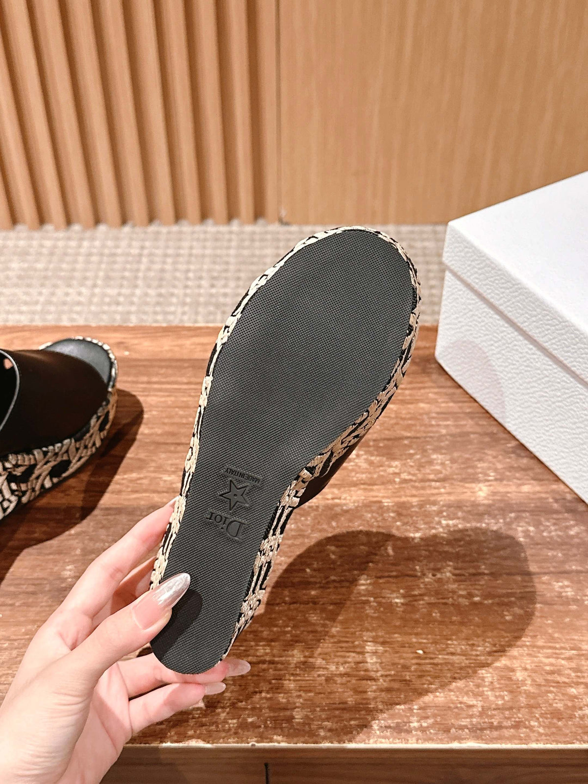 ATTITUDE WEDGE SLIDE 90MM IN BLACK CALFSKIN CANVAS SOLE