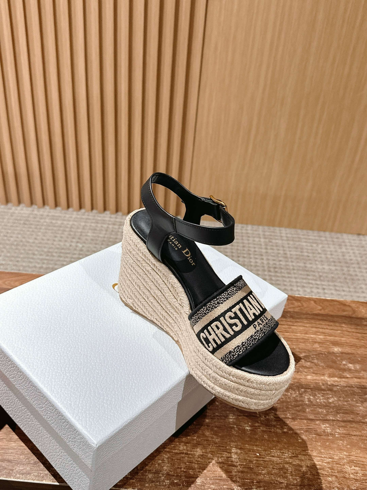 DWAY WEDGE SANDAL IN BLACK EMBROIDERED COTTON RAFFIA SOLE