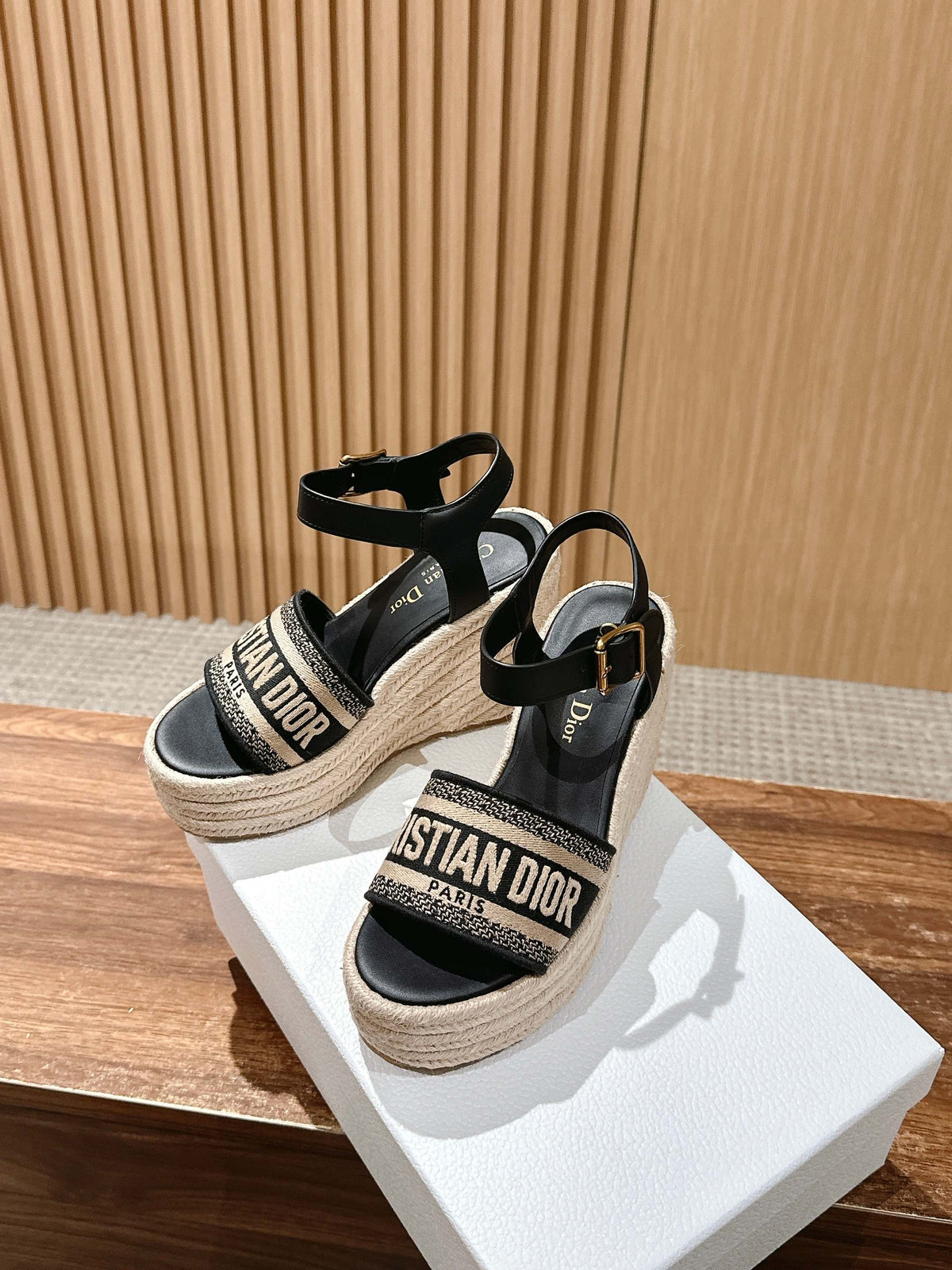 DWAY WEDGE SANDAL IN BLACK EMBROIDERED COTTON RAFFIA SOLE